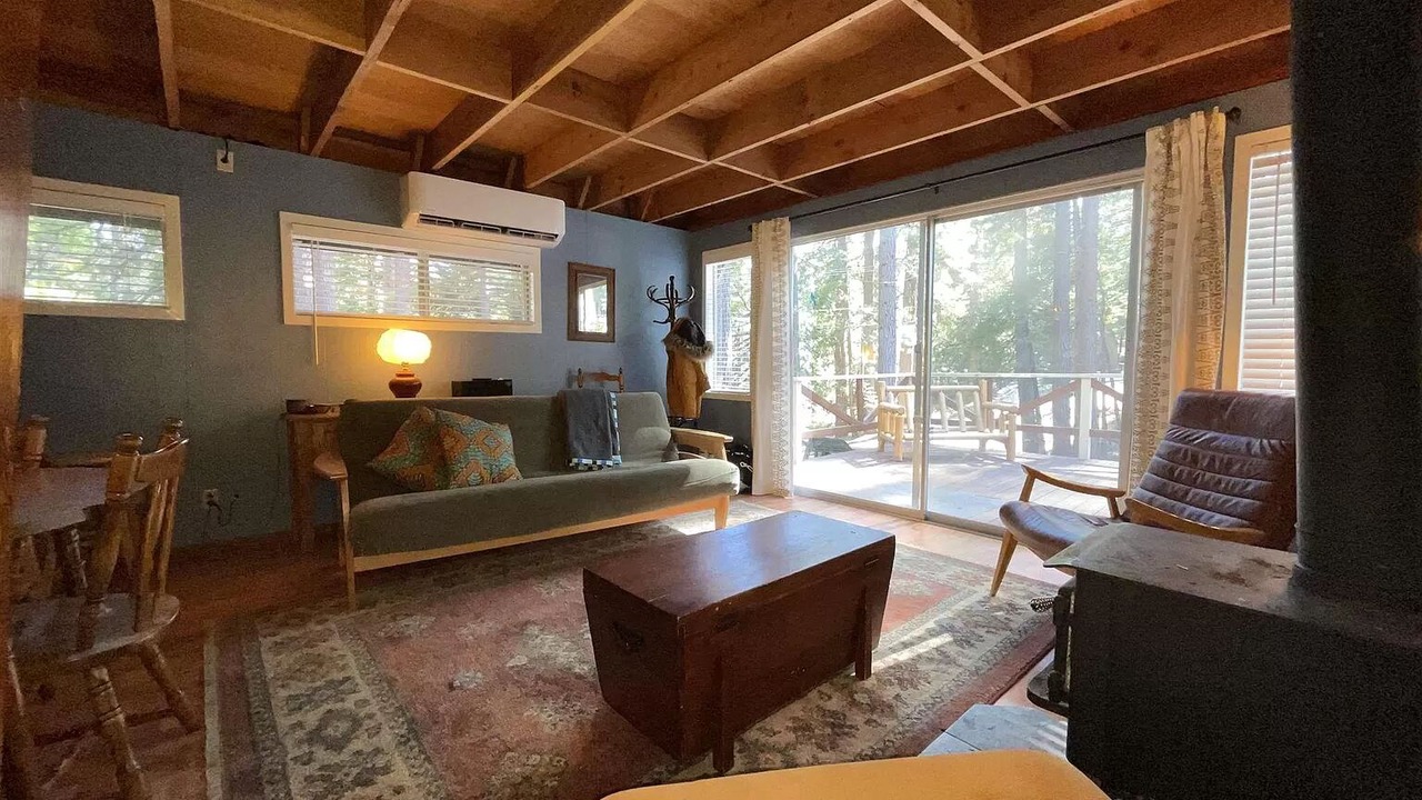 Photo of Livingroom in Cold Springs