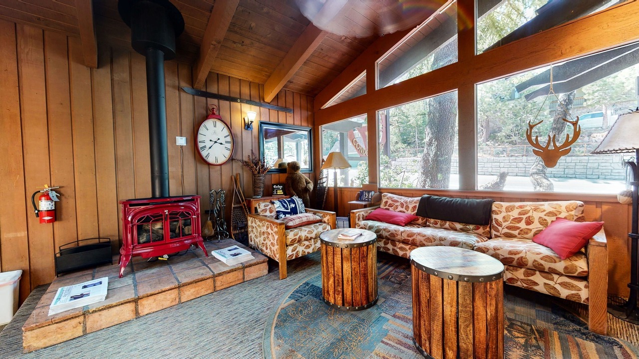 Photo of Bedroom in Mammoth Lakes