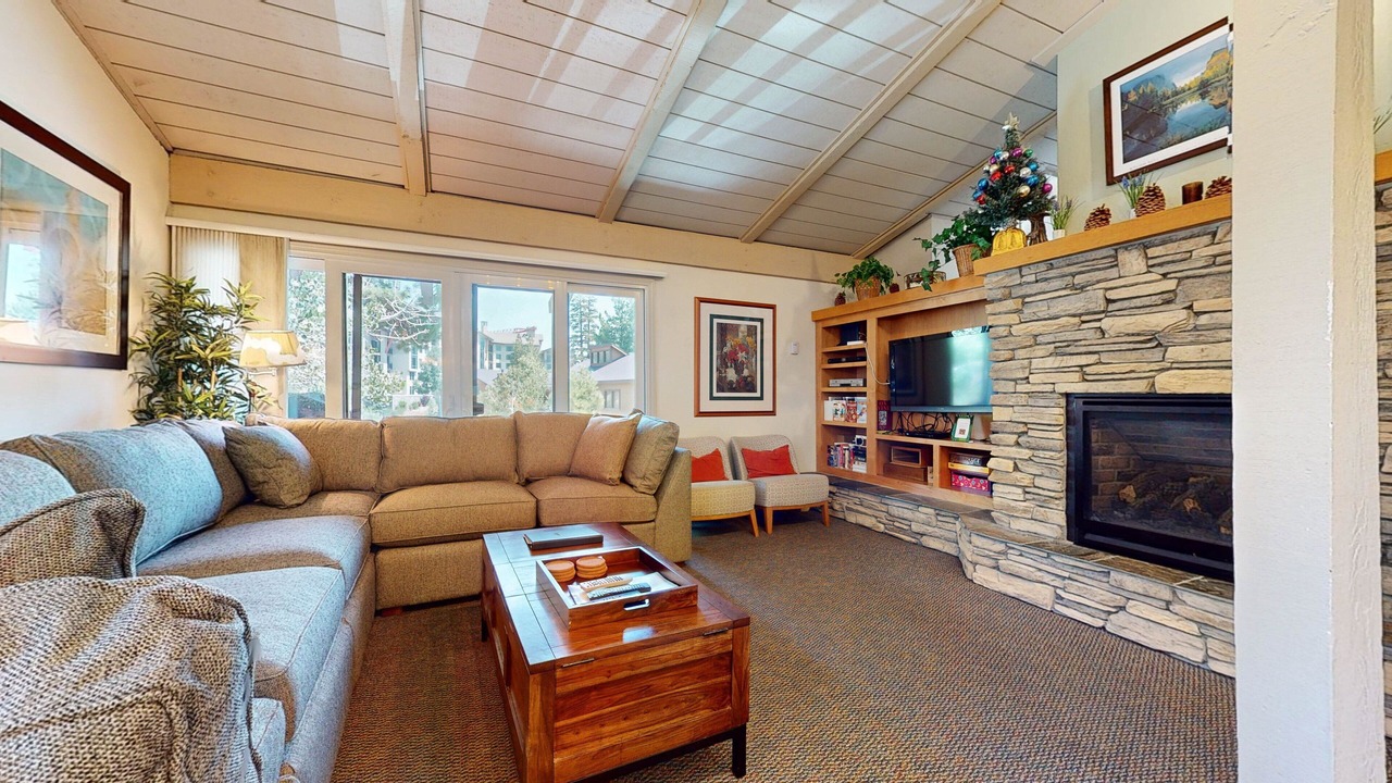 Photo of Bedroom in Mammoth Lakes
