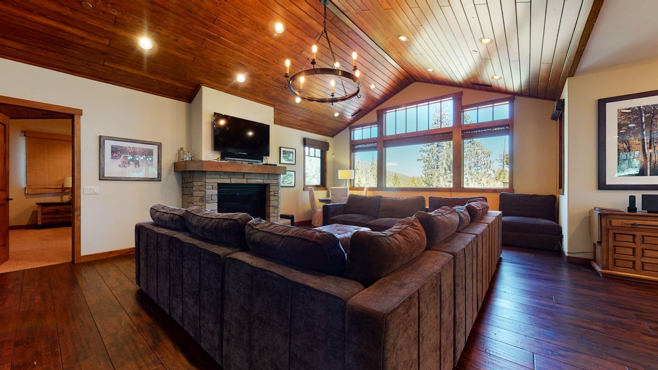 Photo of Bedroom in Mammoth Lakes