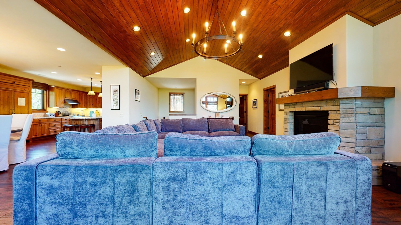 Photo of Bedroom in Mammoth Lakes