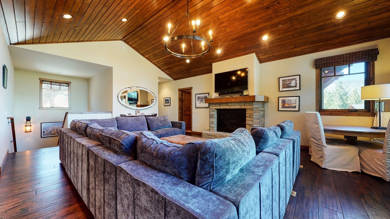 Photo of Bedroom in Mammoth Lakes