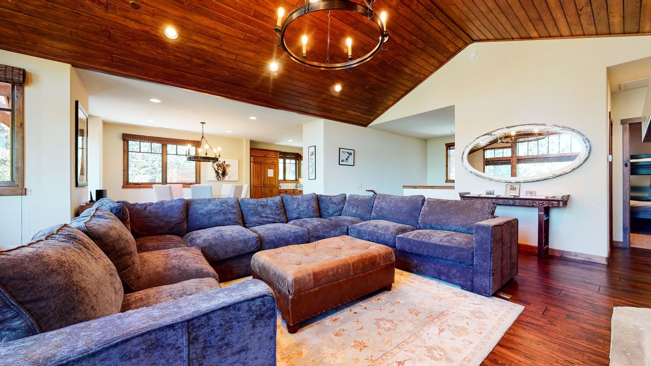 Photo of Bedroom in Mammoth Lakes