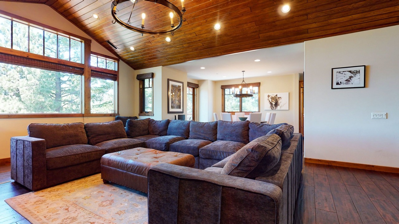 Photo of Bedroom in Mammoth Lakes