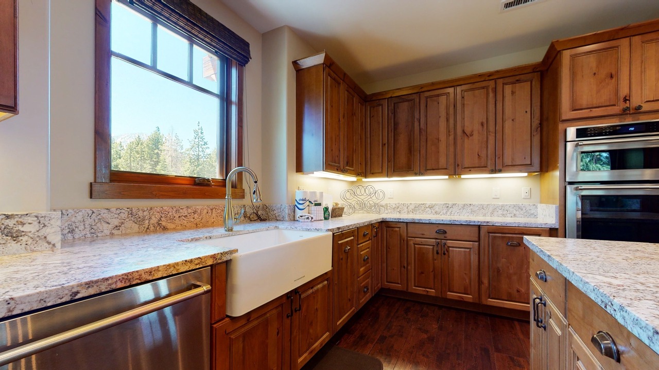 Photo of Bedroom in Mammoth Lakes