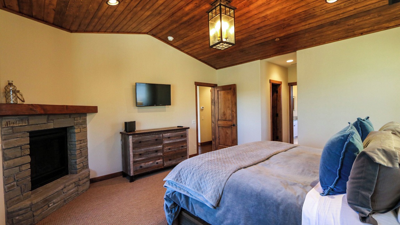 Photo of Bedroom in Mammoth Lakes