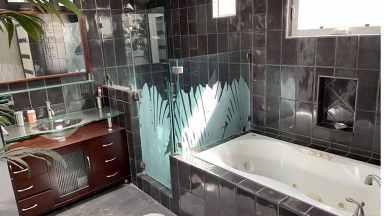 Photo of Bathroom in Belmont Shore