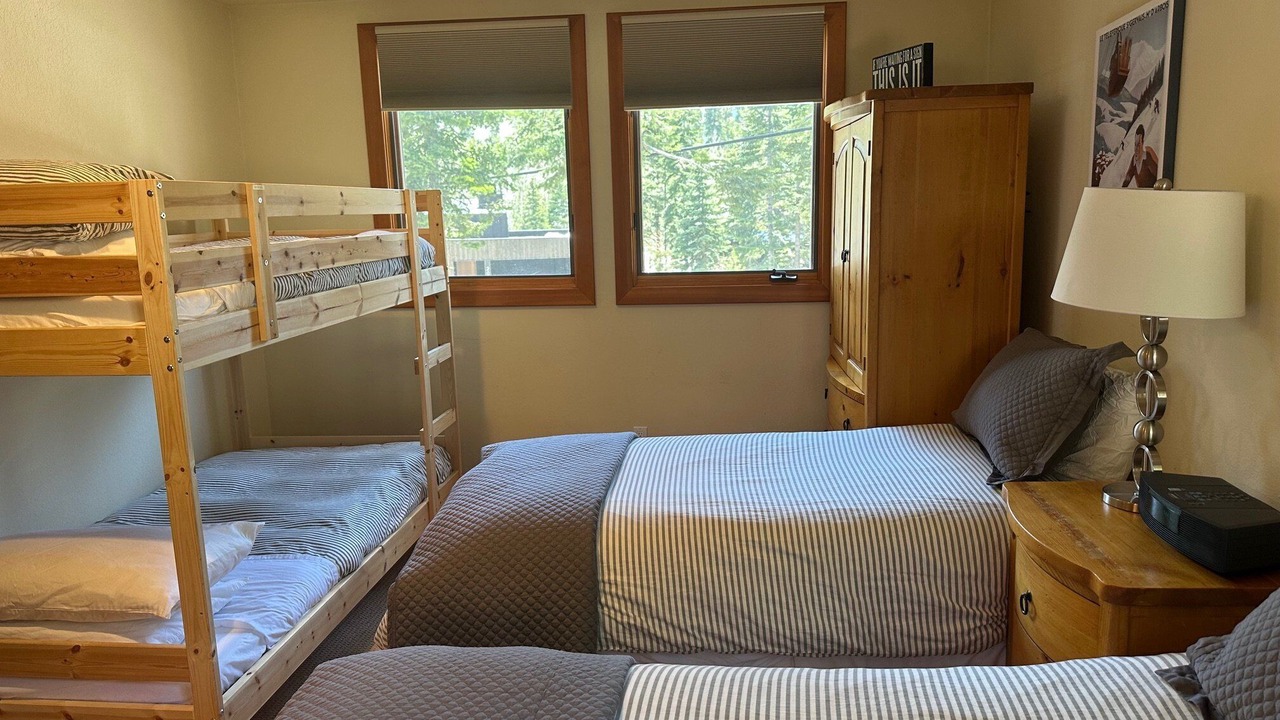 Photo of Bedroom in Alpine Meadows