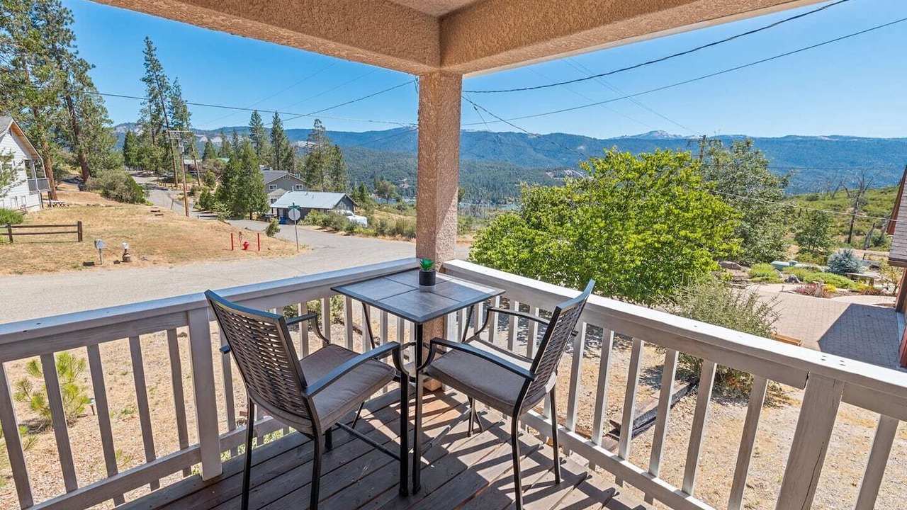 Photo of Outdoor in Oakhurst