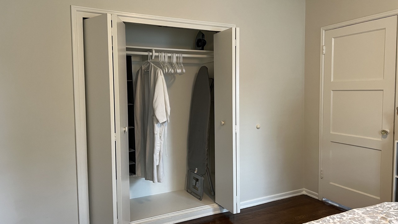 Photo of Bedroom in Valley Glen