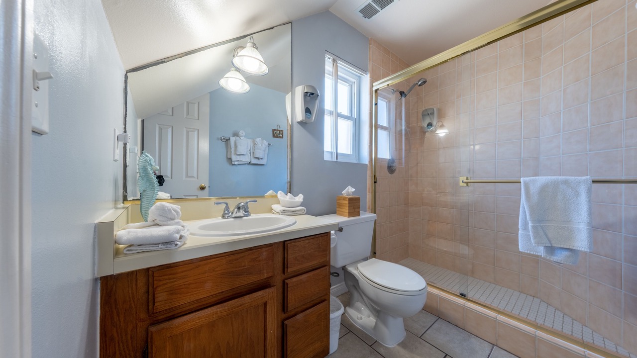 Photo of Bathroom in Oxnard Shores