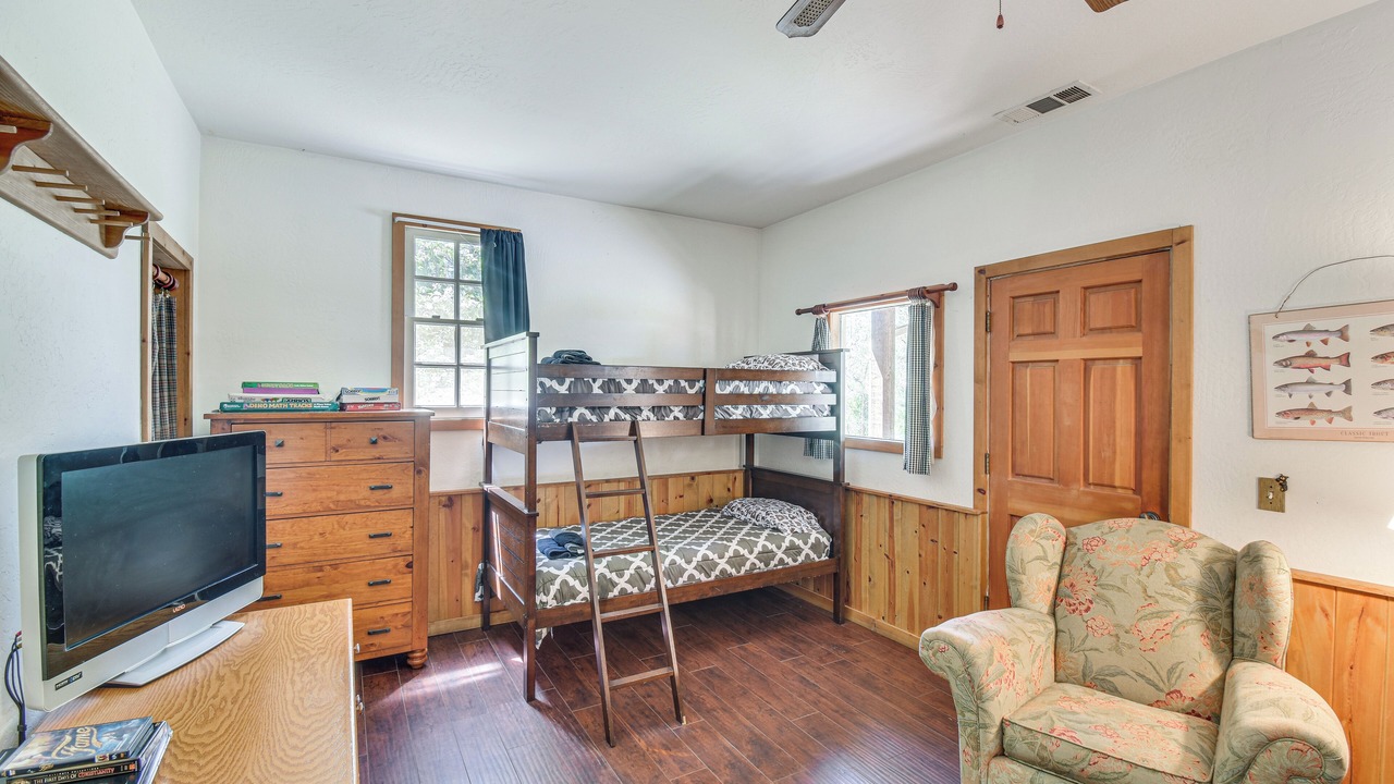 Photo of Bedroom in North Fork