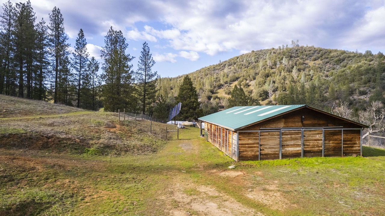 Photo of Outdoor in Coulterville