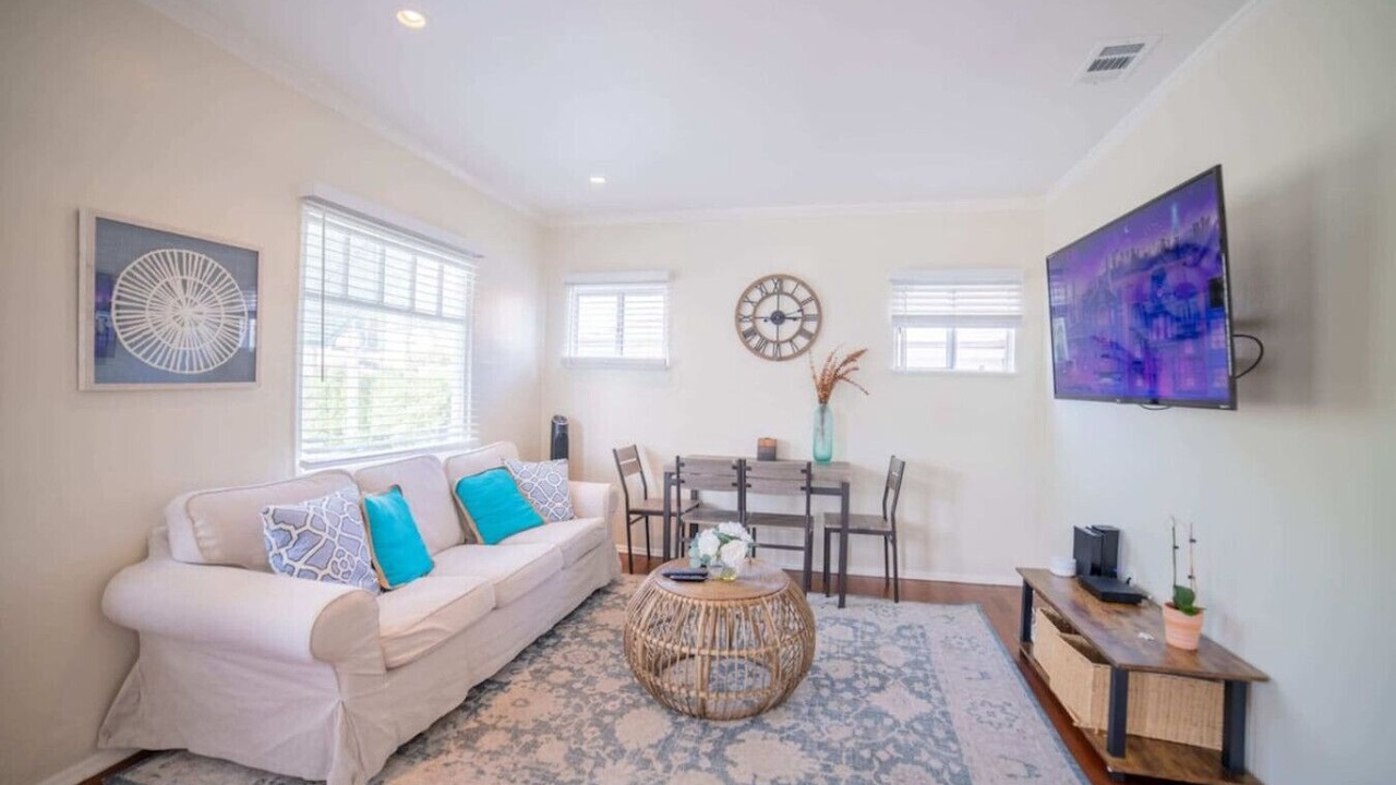 Photo of Livingroom in The Strand