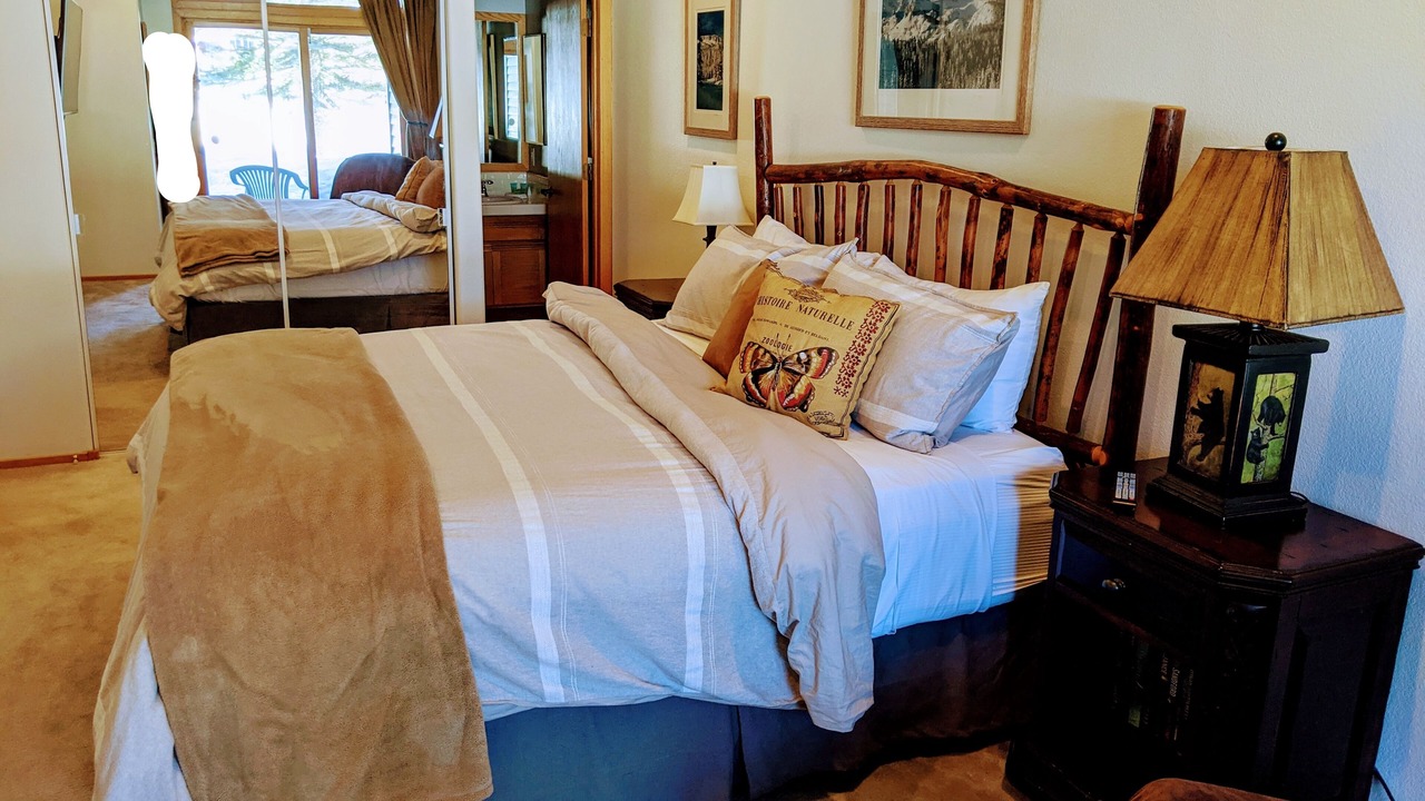 Photo of Bedroom in Mammoth Lakes
