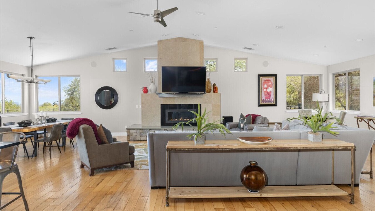 Photo of Livingroom in Templeton