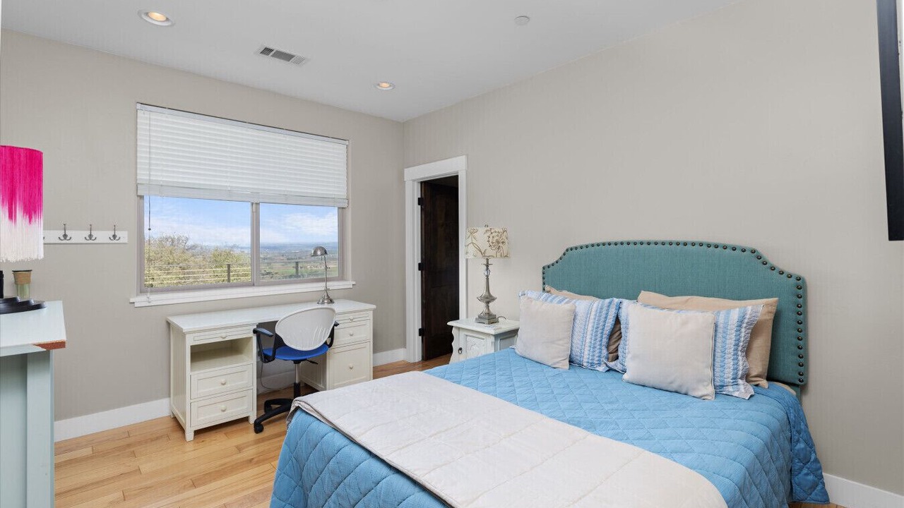 Photo of Bedroom in Templeton