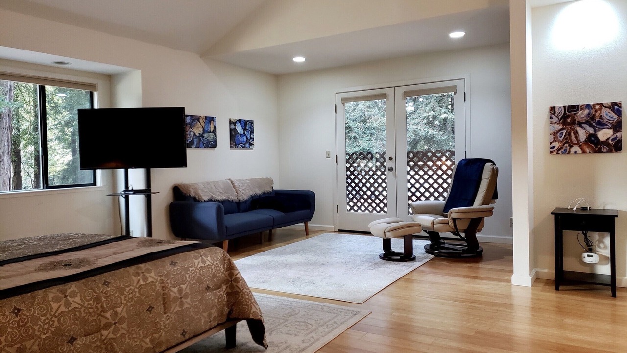 Photo of Bedroom in La Selva Beach