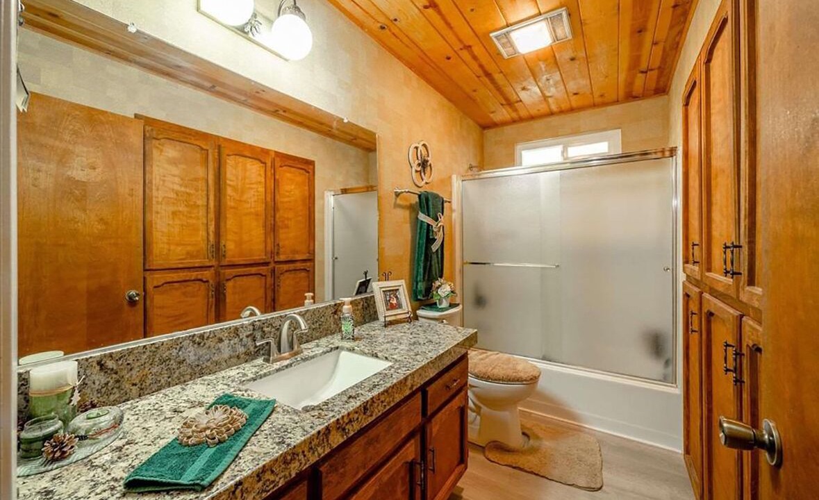 Photo of Bathroom in Mi-Wuk Village
