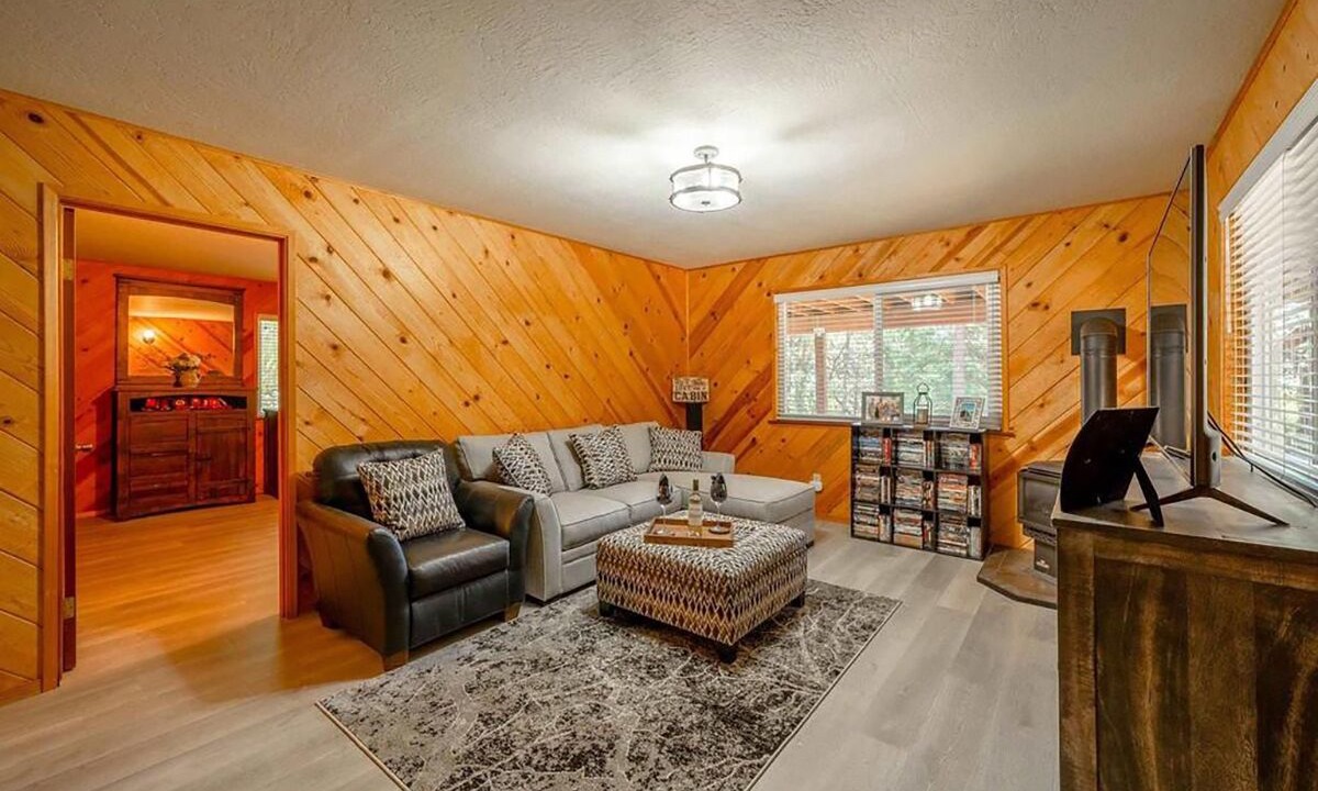 Photo of Bedroom in Mi-Wuk Village