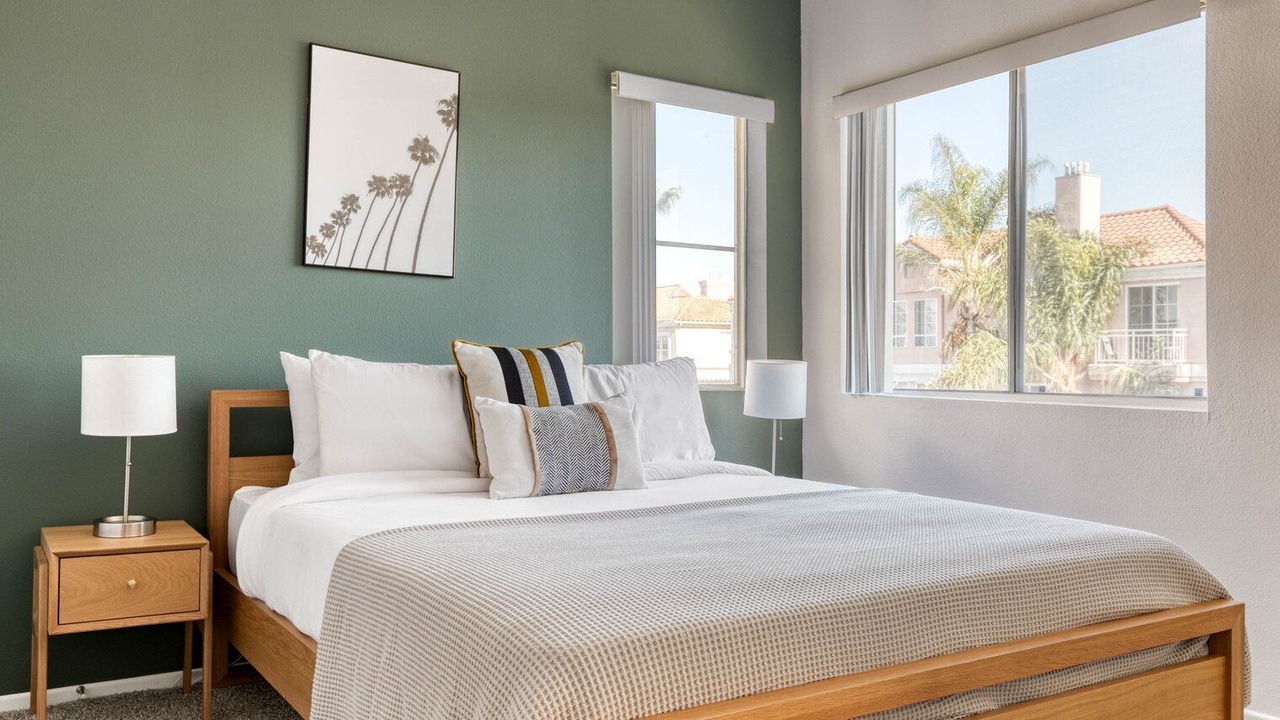 Photo of Bedroom in La Brea