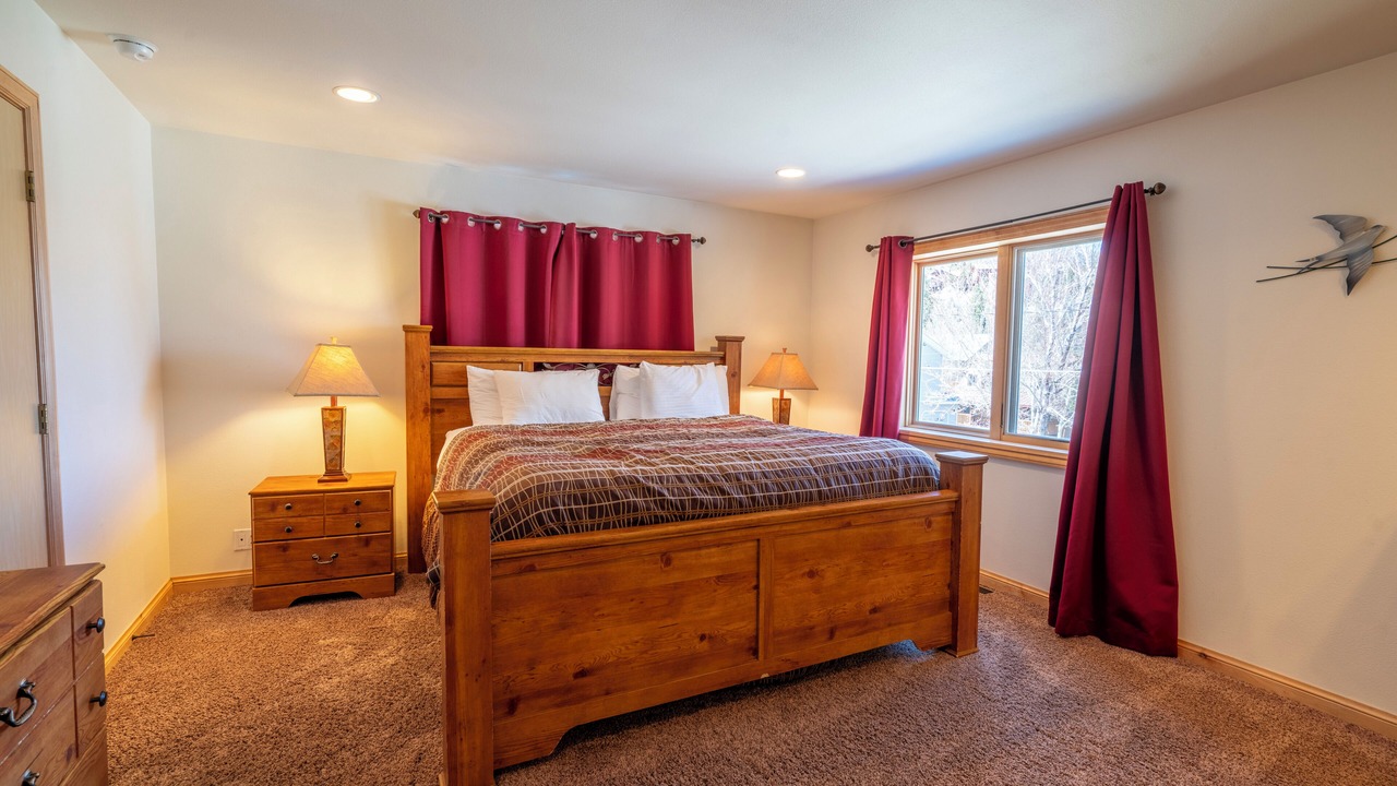 Photo of Bedroom in June Lake