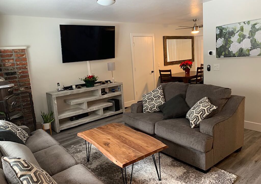 Photo of Livingroom in Pioneer Trail