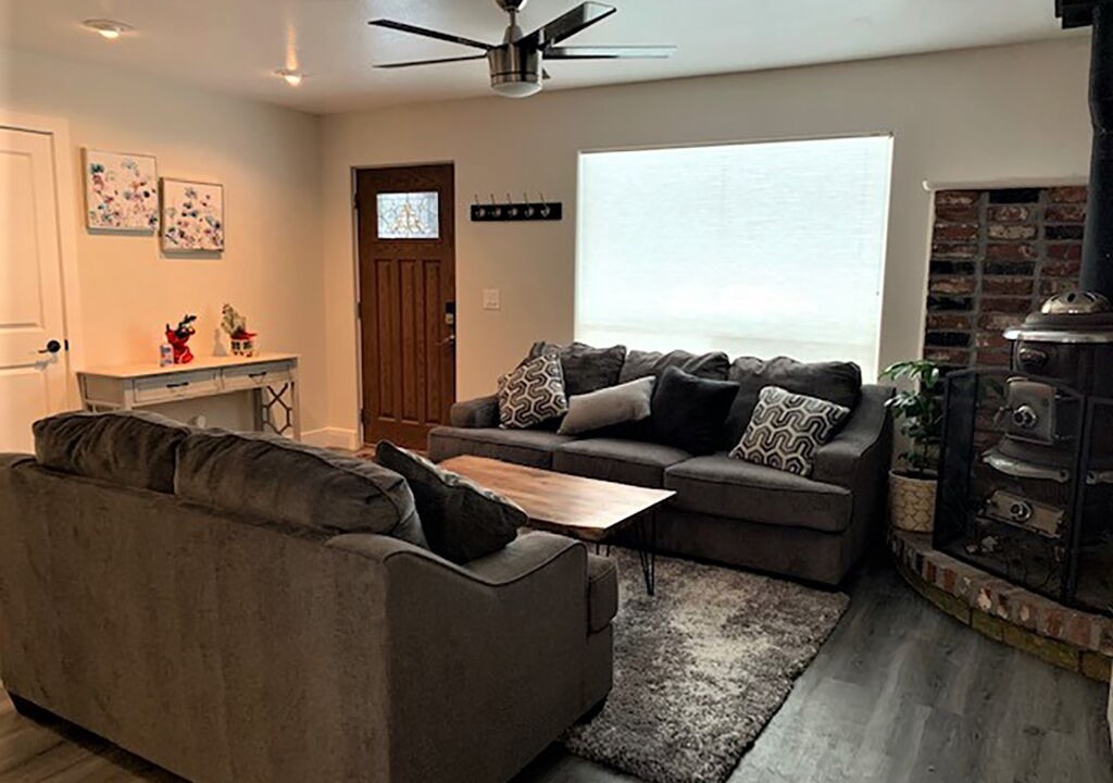 Photo of Livingroom in Pioneer Trail