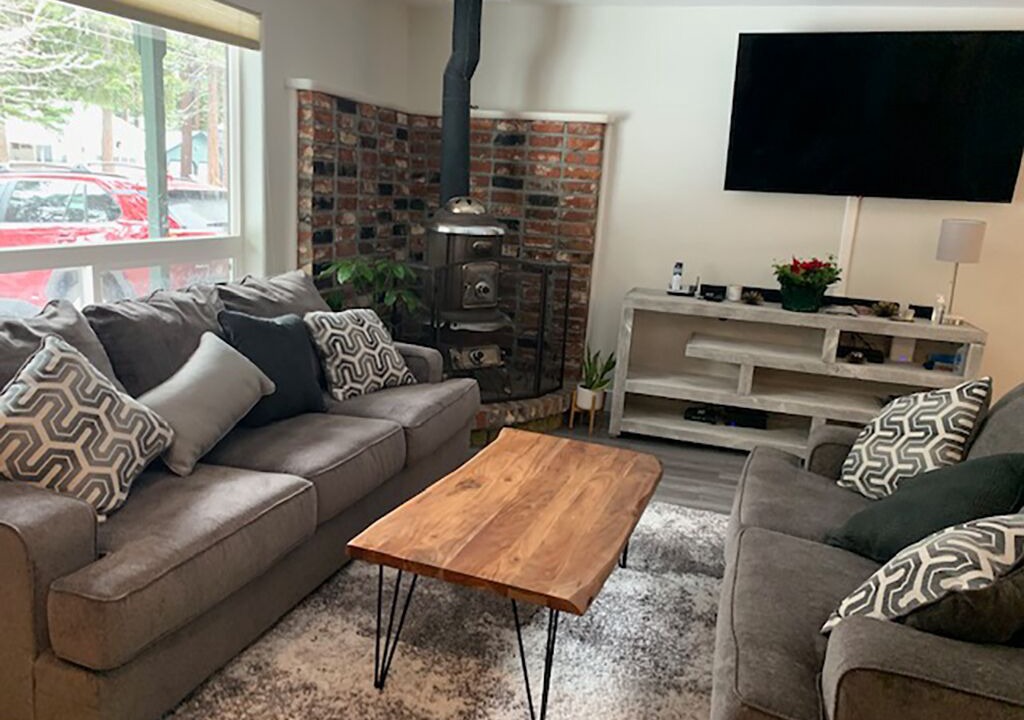 Photo of Livingroom in Pioneer Trail