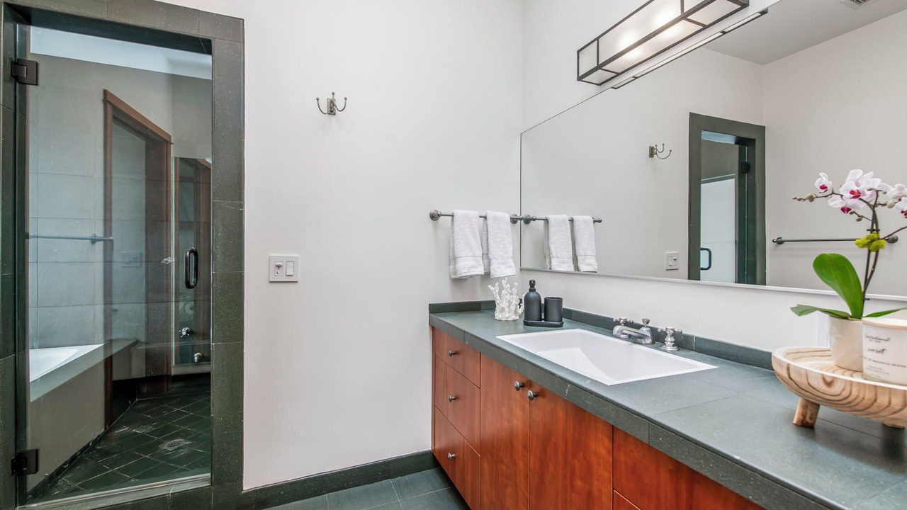 Photo of Bathroom in Santa Monica Canyon