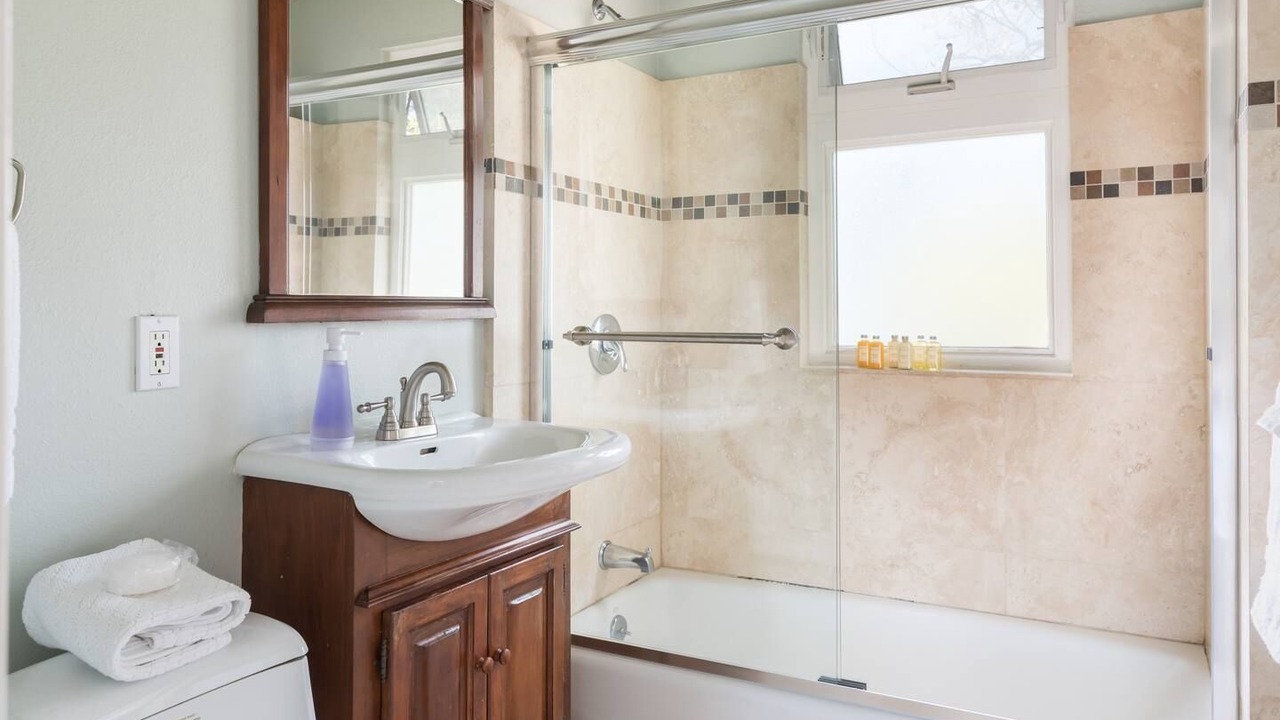 Photo of Bathroom in Shoreline West