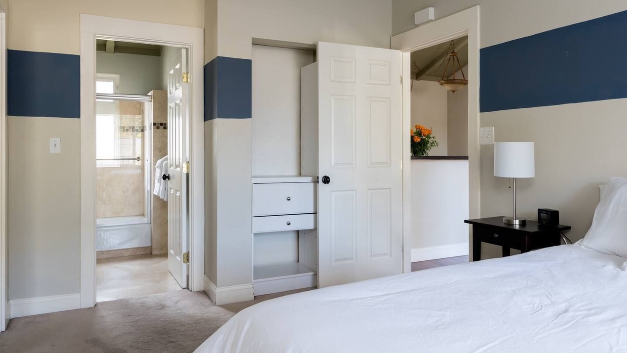 Photo of Bedroom in Shoreline West