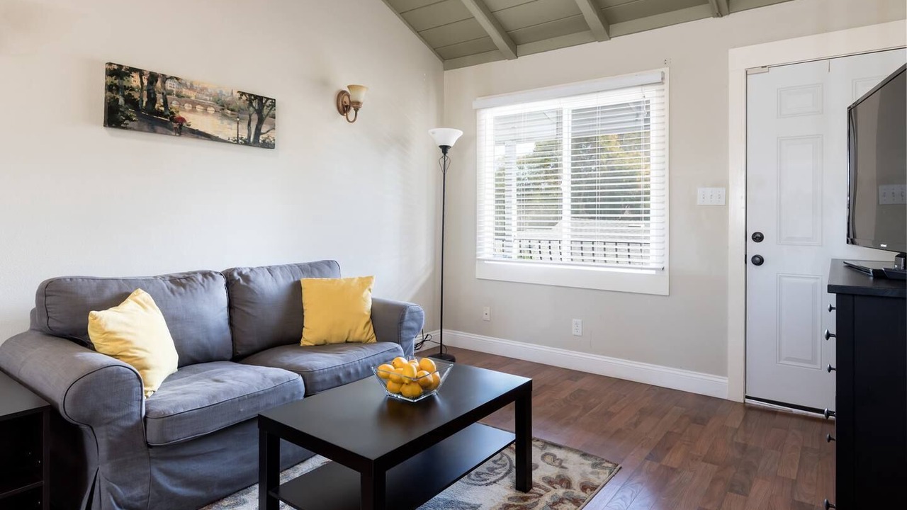 Photo of Livingroom in Shoreline West