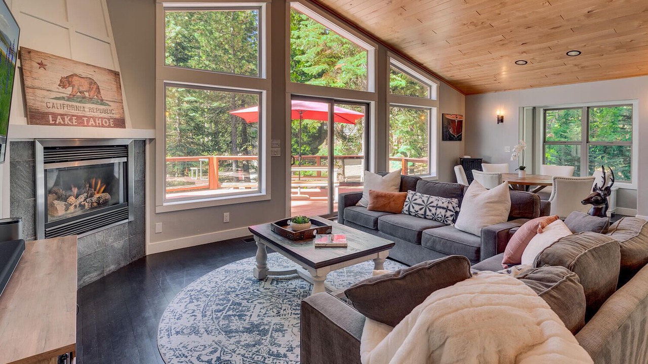 Photo of Livingroom in South Tahoe