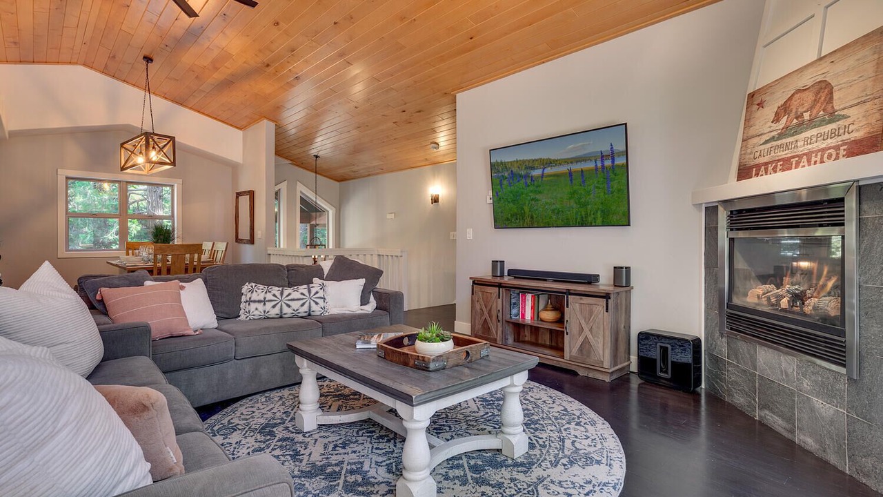 Photo of Livingroom in South Tahoe