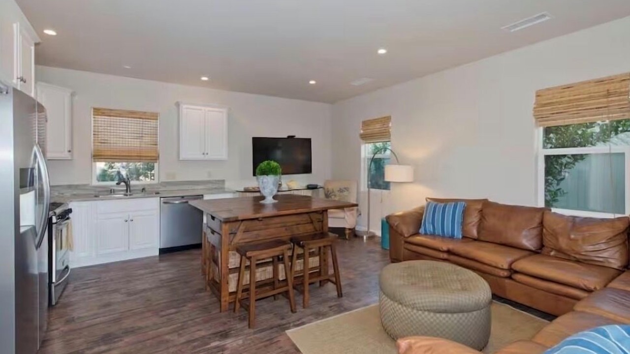 Photo of Livingroom in Village of La Jolla