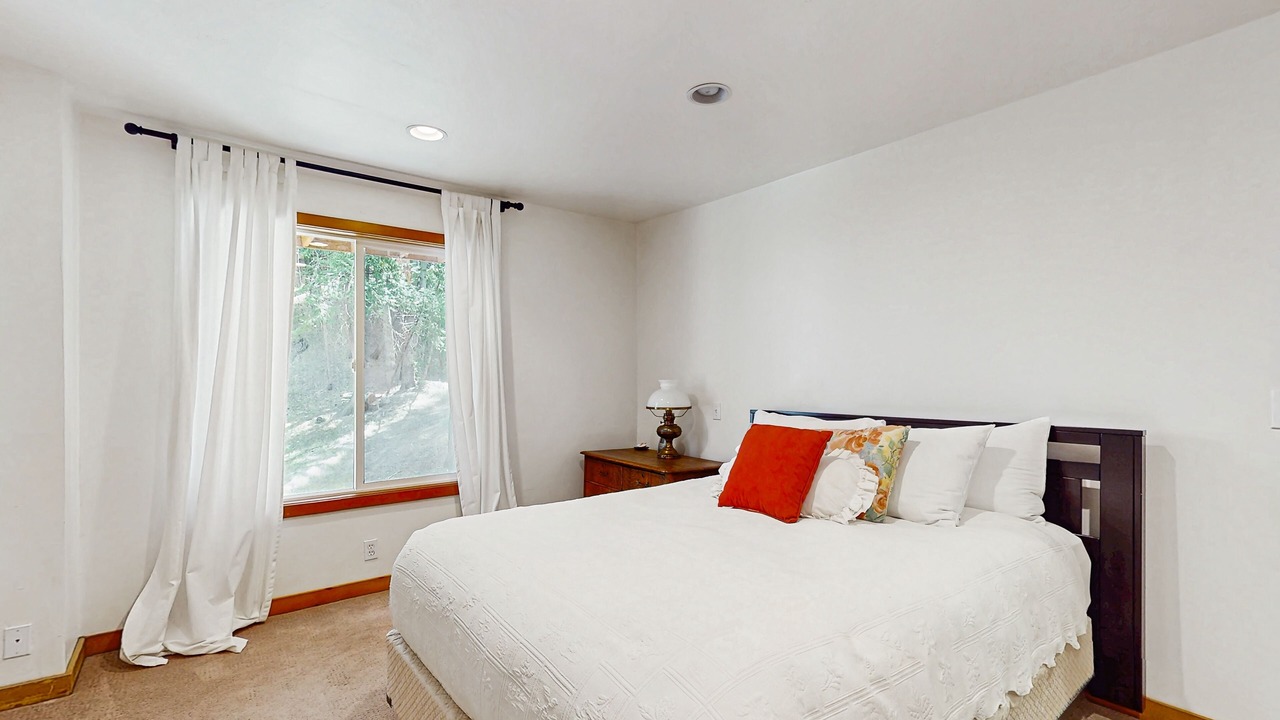 Photo of Bedroom in Cedar Glen