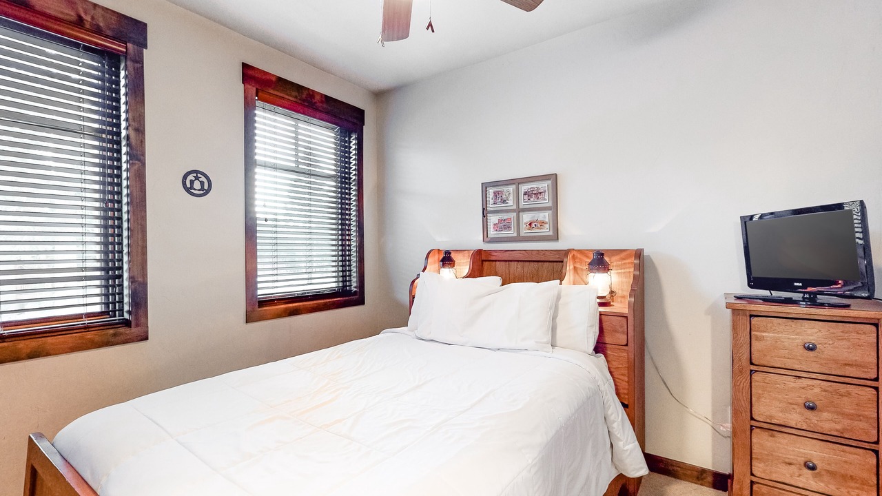 Photo of Bedroom in Woodwinds