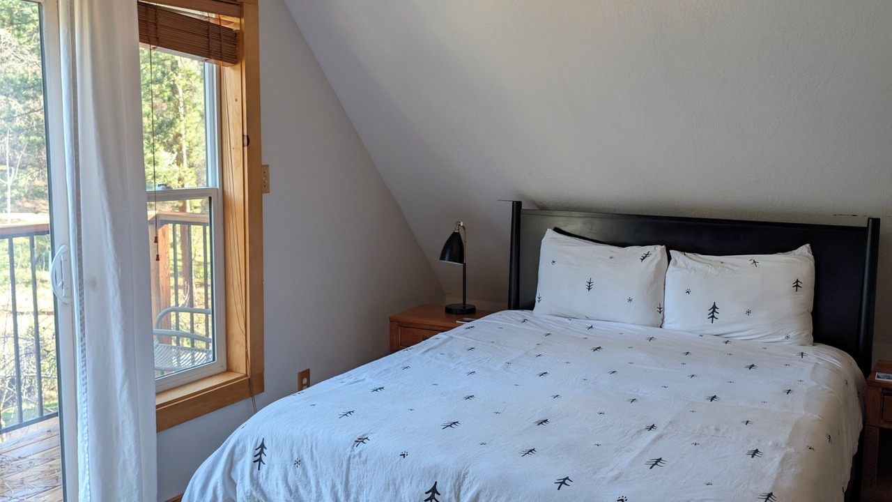 Photo of Bedroom in Midpines