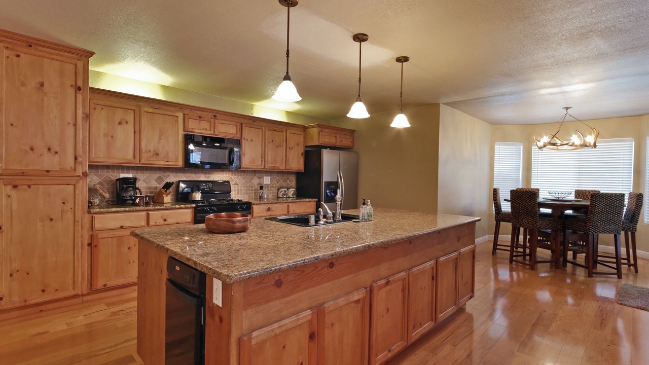 Photo of Kitchen in Shaver Lake