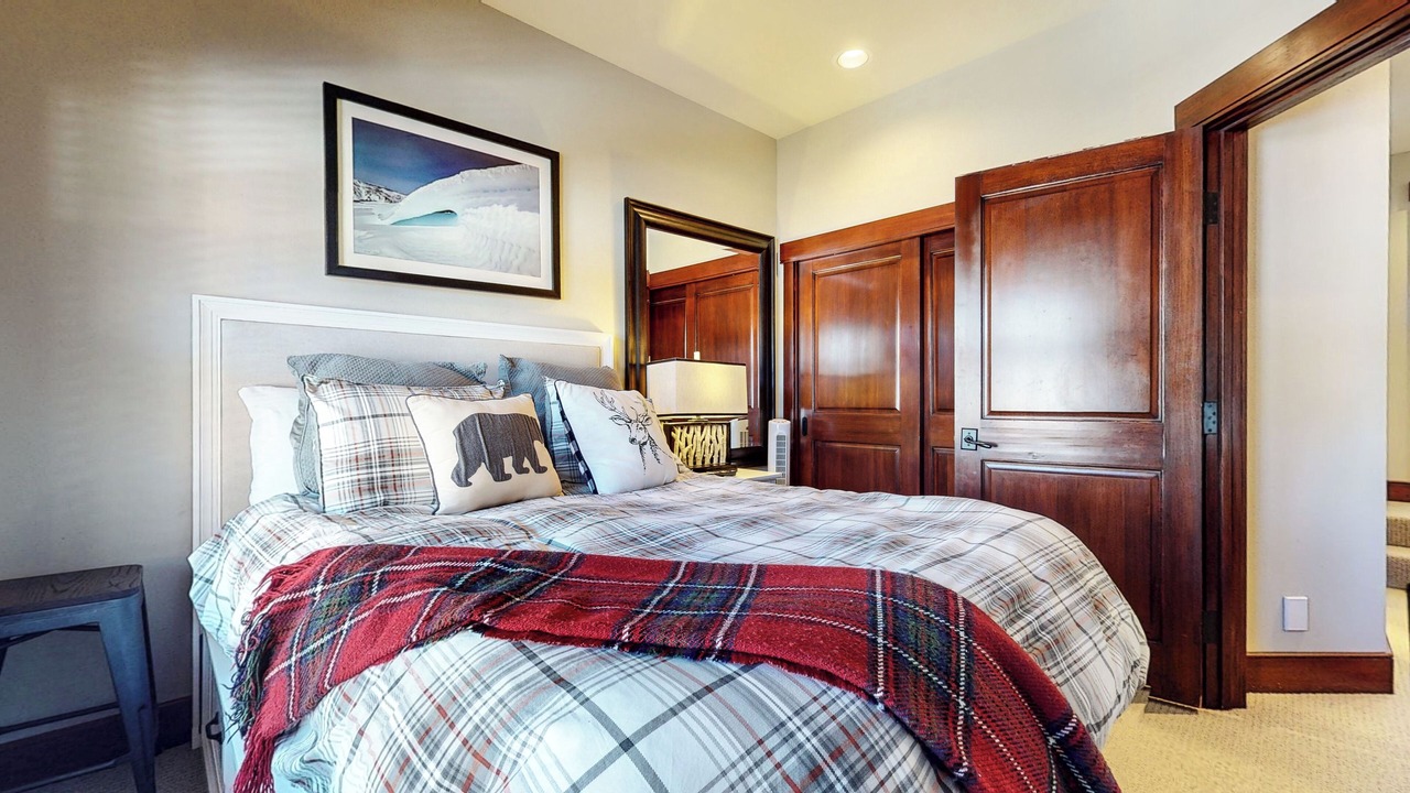 Photo of Bedroom in Mammoth Lakes