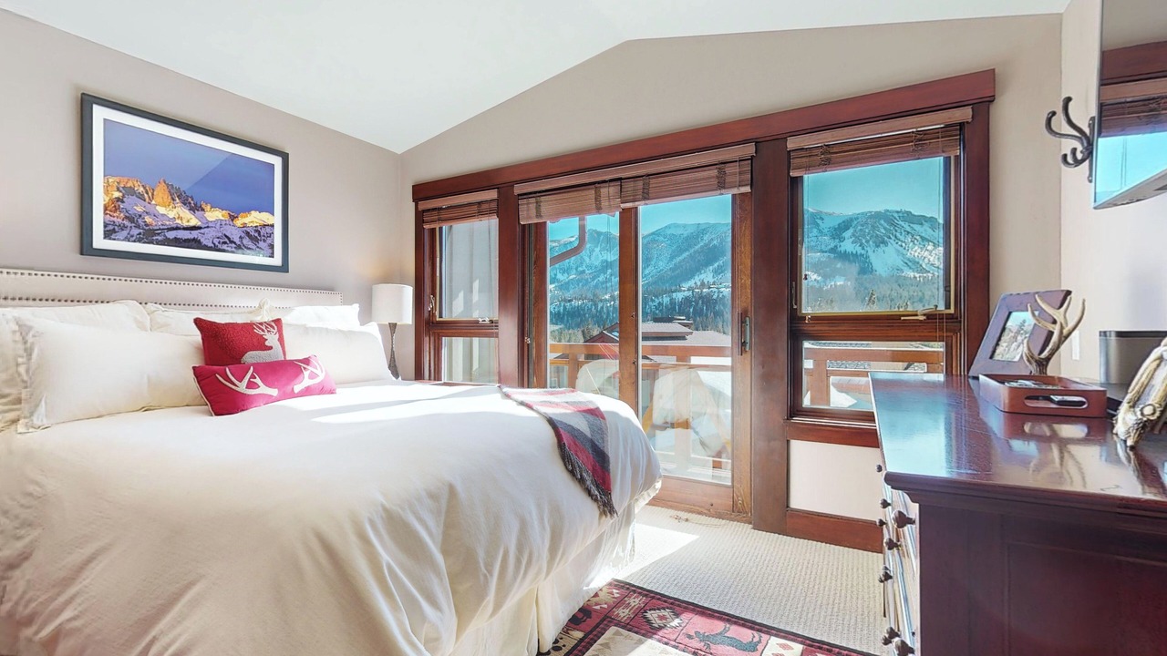 Photo of Bedroom in Mammoth Lakes
