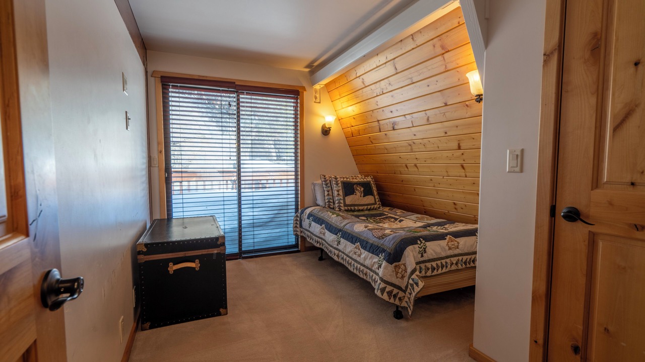 Photo of Bedroom in June Lake