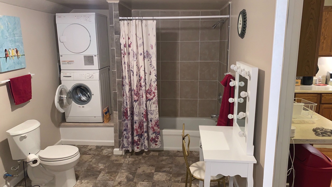 Photo of Bathroom in Lovelock