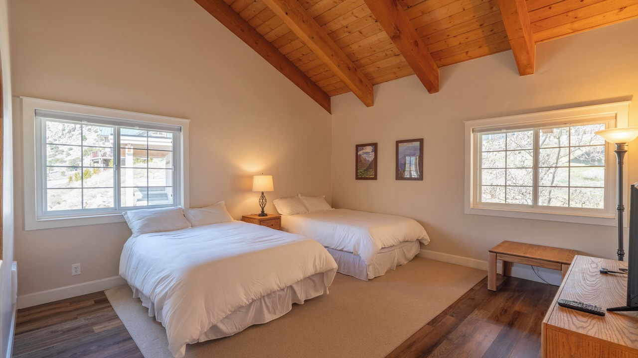 Photo of Bedroom in June Lake