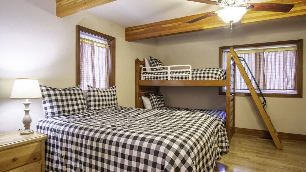 Photo of Bedroom in June Lake