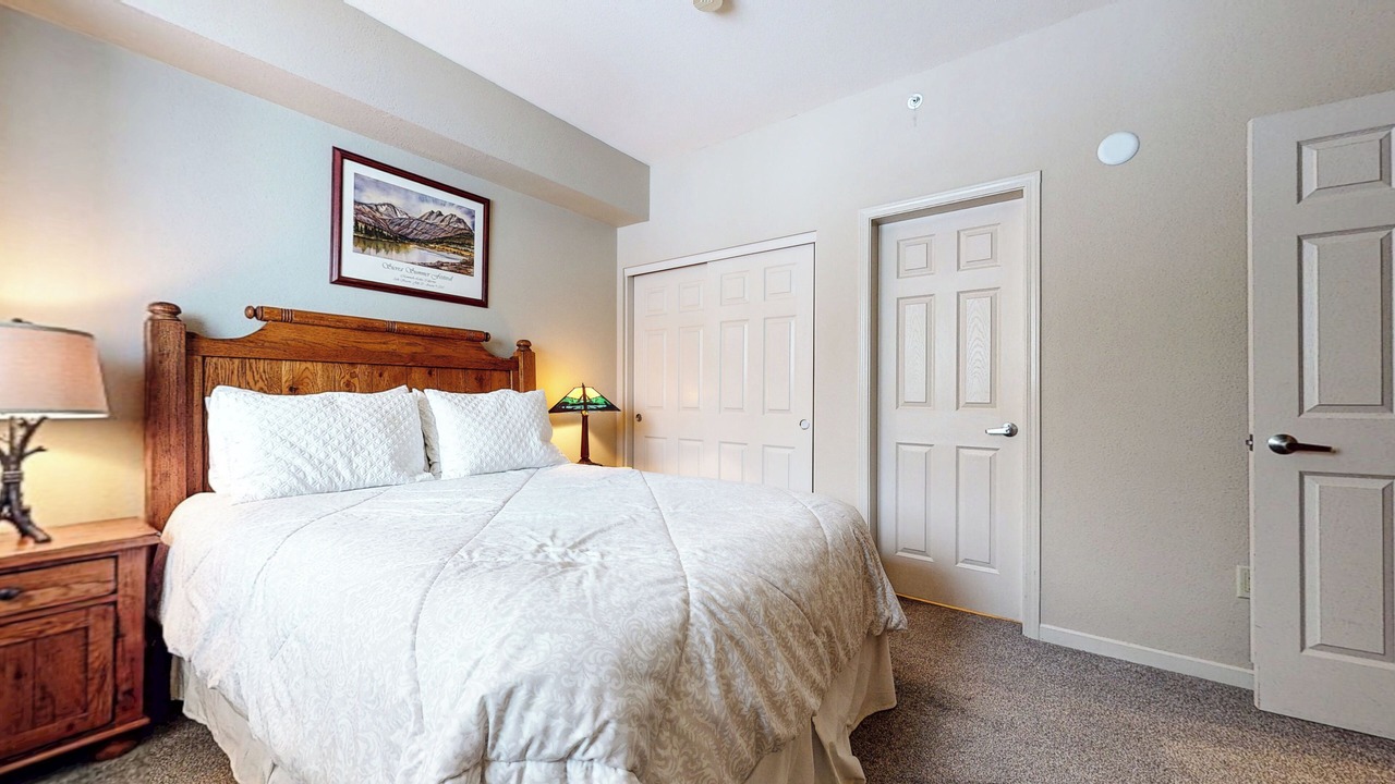 Photo of Bedroom in Mammoth Lakes