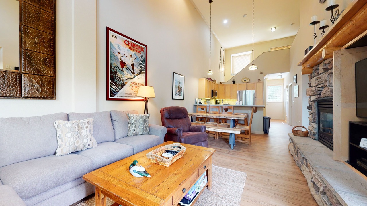 Photo of Livingroom in Mammoth Lakes