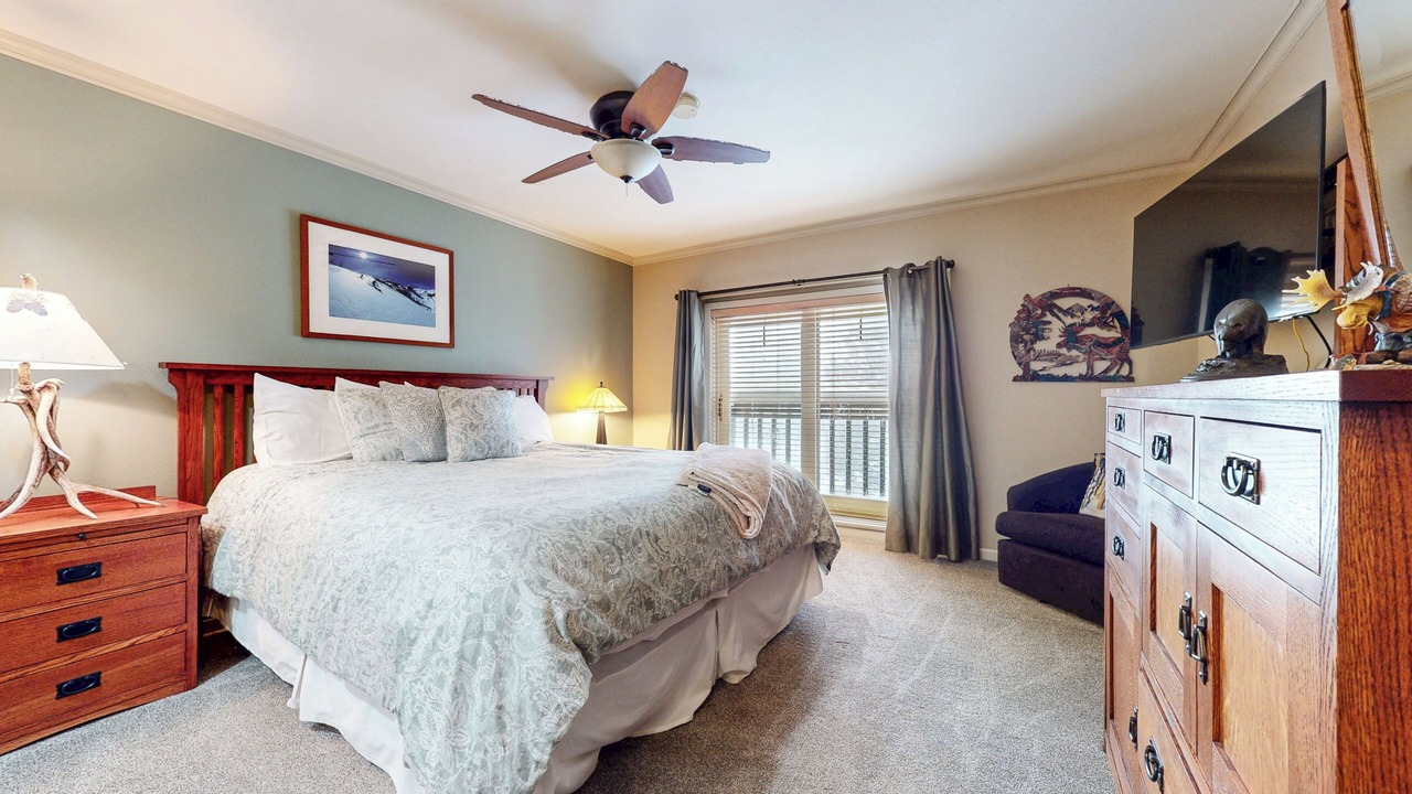 Photo of Bedroom in Mammoth Lakes