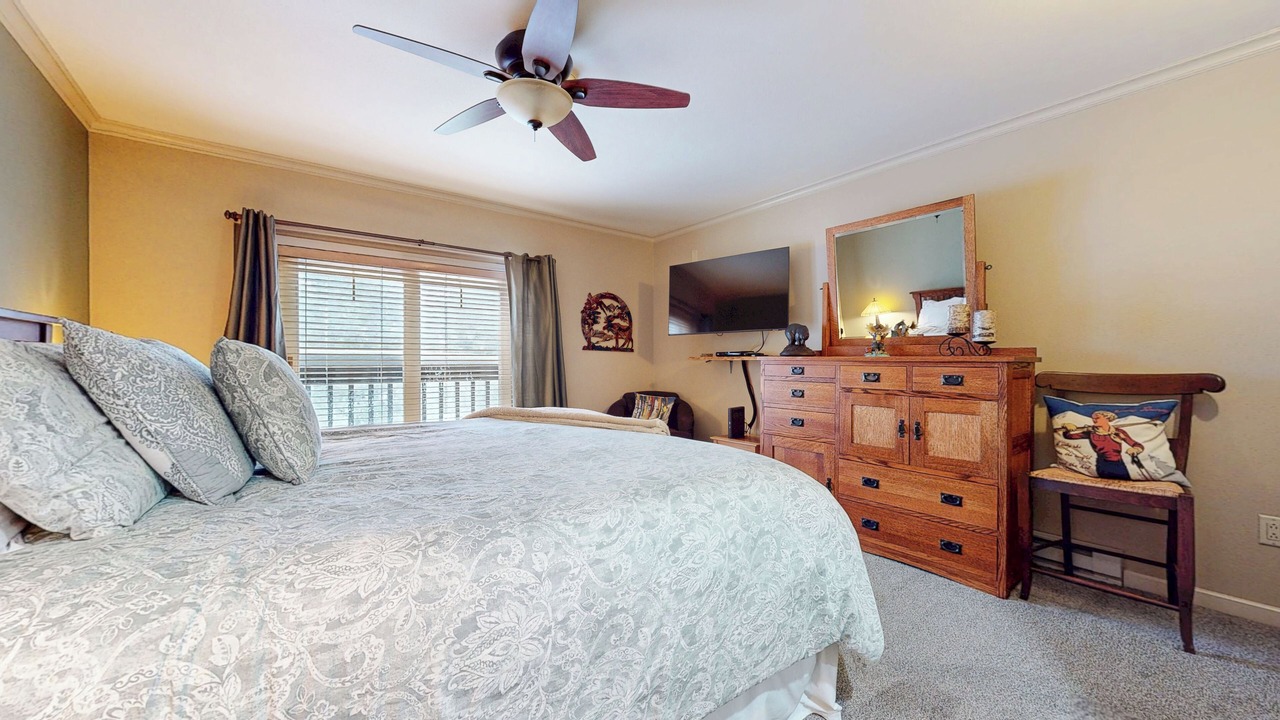 Photo of Bedroom in Mammoth Lakes